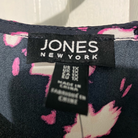 Top - Picture 2 of 2